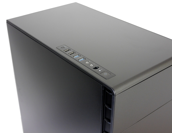 Corsair Carbide Series 600C