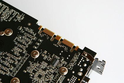 Zotac_GTX275_4_rs