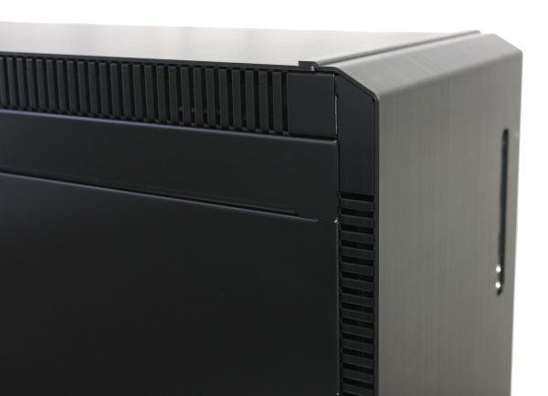 Lian Li PC-J60