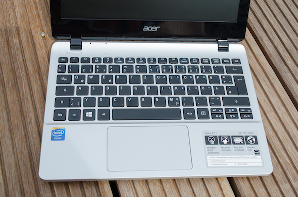 Full-Size-Tastatur mit guten Druckpunkt