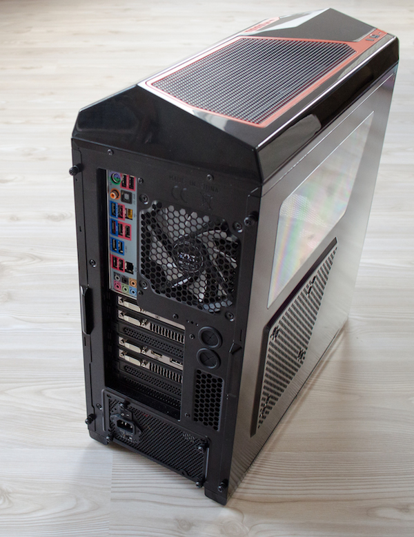 Das „Gaming Beast“ von hinten 