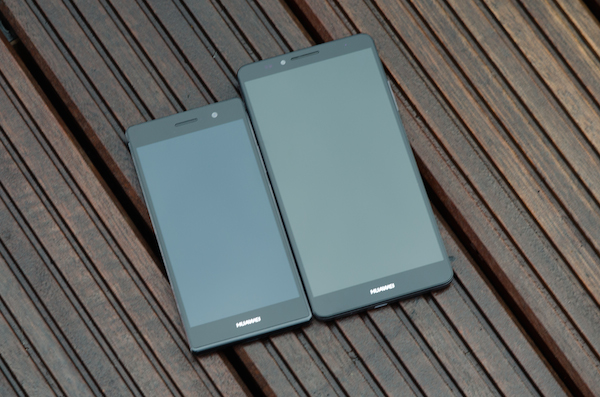 Flaggschiffe unter sich: Das Ascend P7 mit 5 Zoll links, daneben der große Bruder Ascend Mate 7 mit 6 Zoll