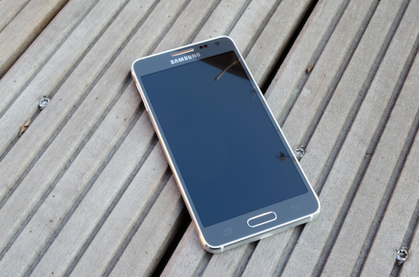 Neu und doch unverkennbar: Das Galaxy Alpha startet eine neue Design-Linie