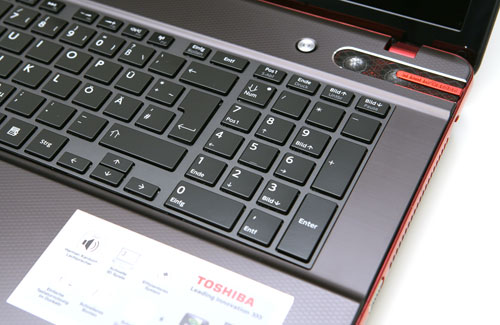 Toshiba Qosmio X870