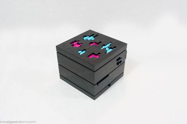 Mini-PC in einem Gehäuse aus Legosteinen