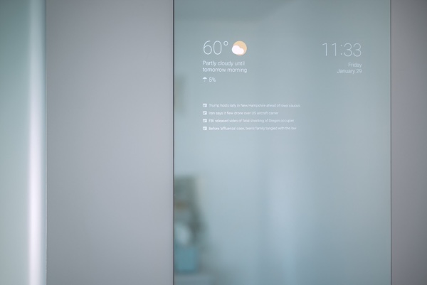 Android im Badezimmerspiegel
