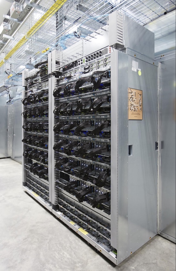 Googles Tensor Processing Unit (TPU) in einem Rechenzentrum für AlphaGo