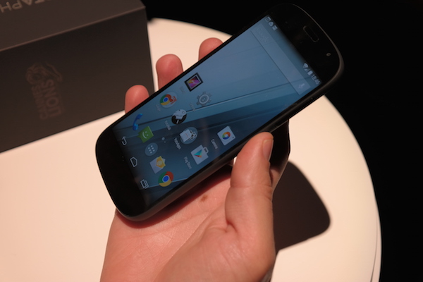 5 Zoll und Full HD, Snapdragon 800, 8 Megapixel: Die Ausstattung bewegt sich auf hohem Niveau