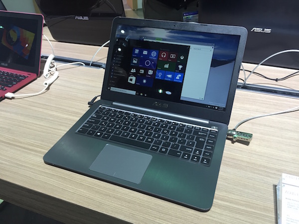 ASUS EeeBook E403SA mit 14 Zoll und Bay Trail-M