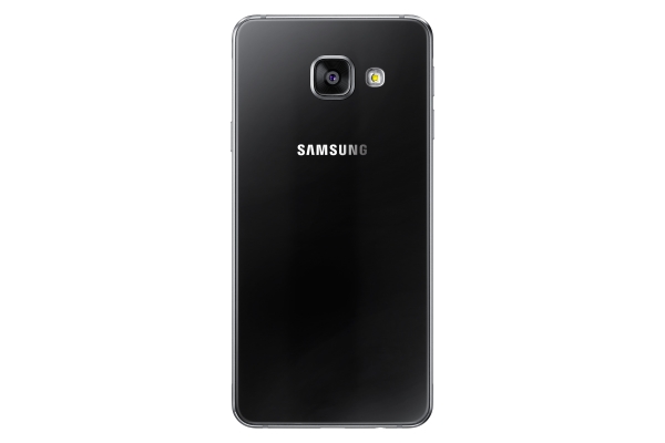 Beide Smartphones - hier das Galaxy A3 (2016) greifen das Design des Galaxy S6 auf, unterscheiden sich technisch aber deutlich voneinander