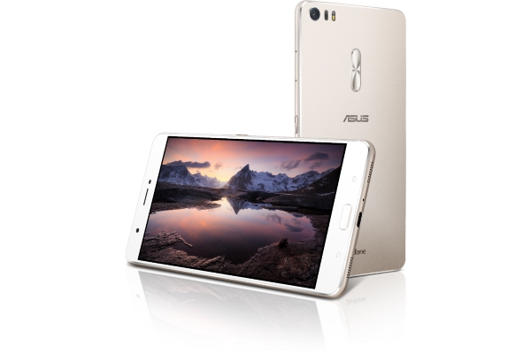 Das ZenFone 3 Ultra bringt es beim Display auf 6,8 Zoll