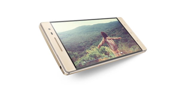 Abgesehen von Tango fällt das PHAB2 Pro vor allem durch seine Größe auf